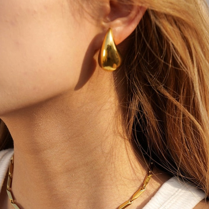 Brinco Gota Elegante Banhado a Ouro 18K