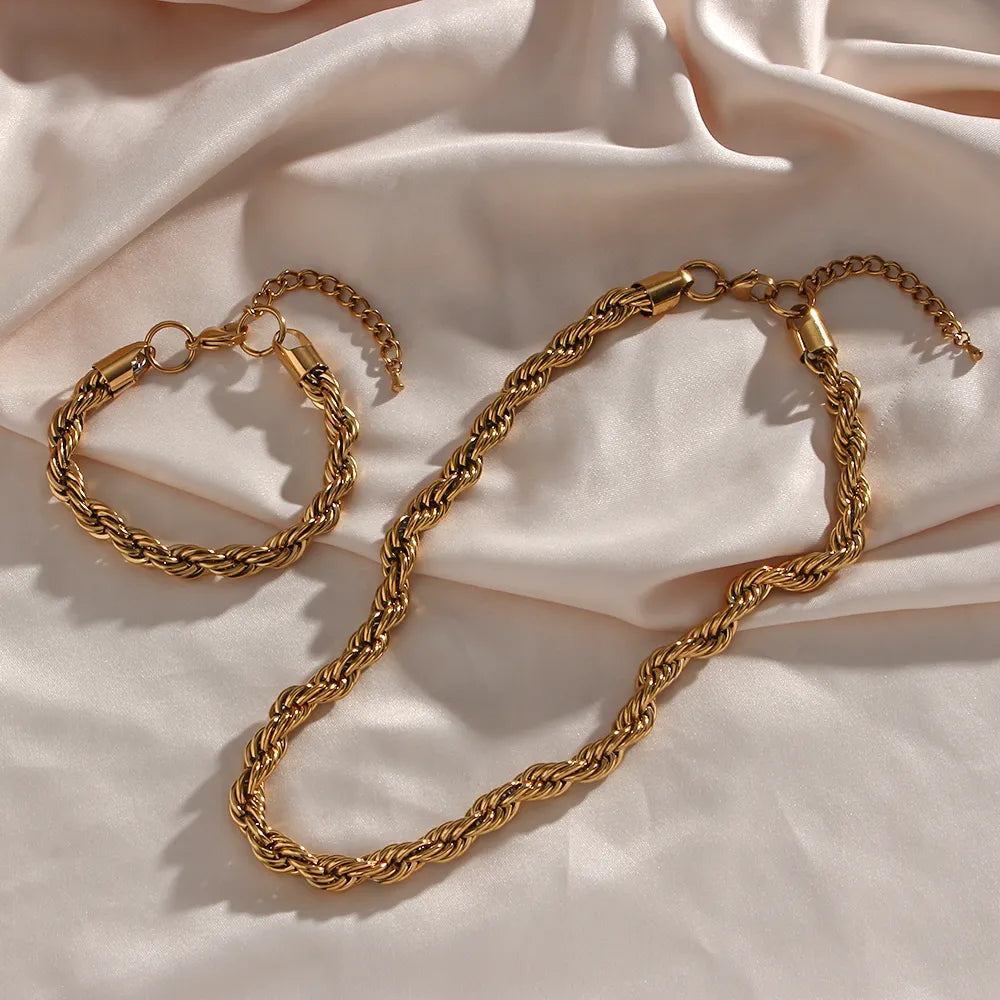 Pulseira Torcida Robusta Banhada a Ouro 18K