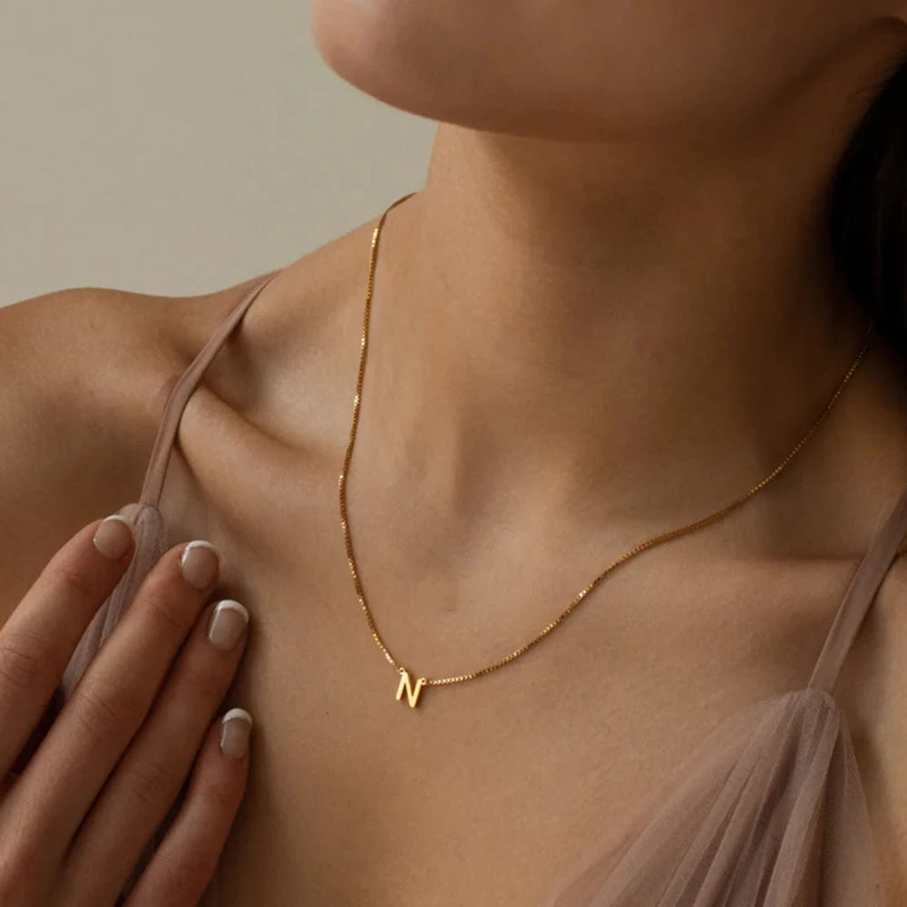 Colar de Letra Delicado Personalizado Banhado a Ouro 18K