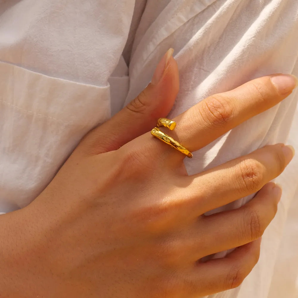 Anel Orgânico Alberta banhado a Ouro 18K