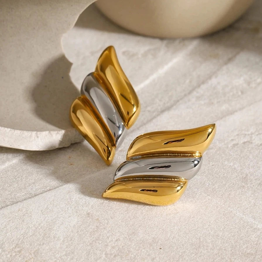 Brinco Asas de Anjo Maximalista com Mix de Banhos