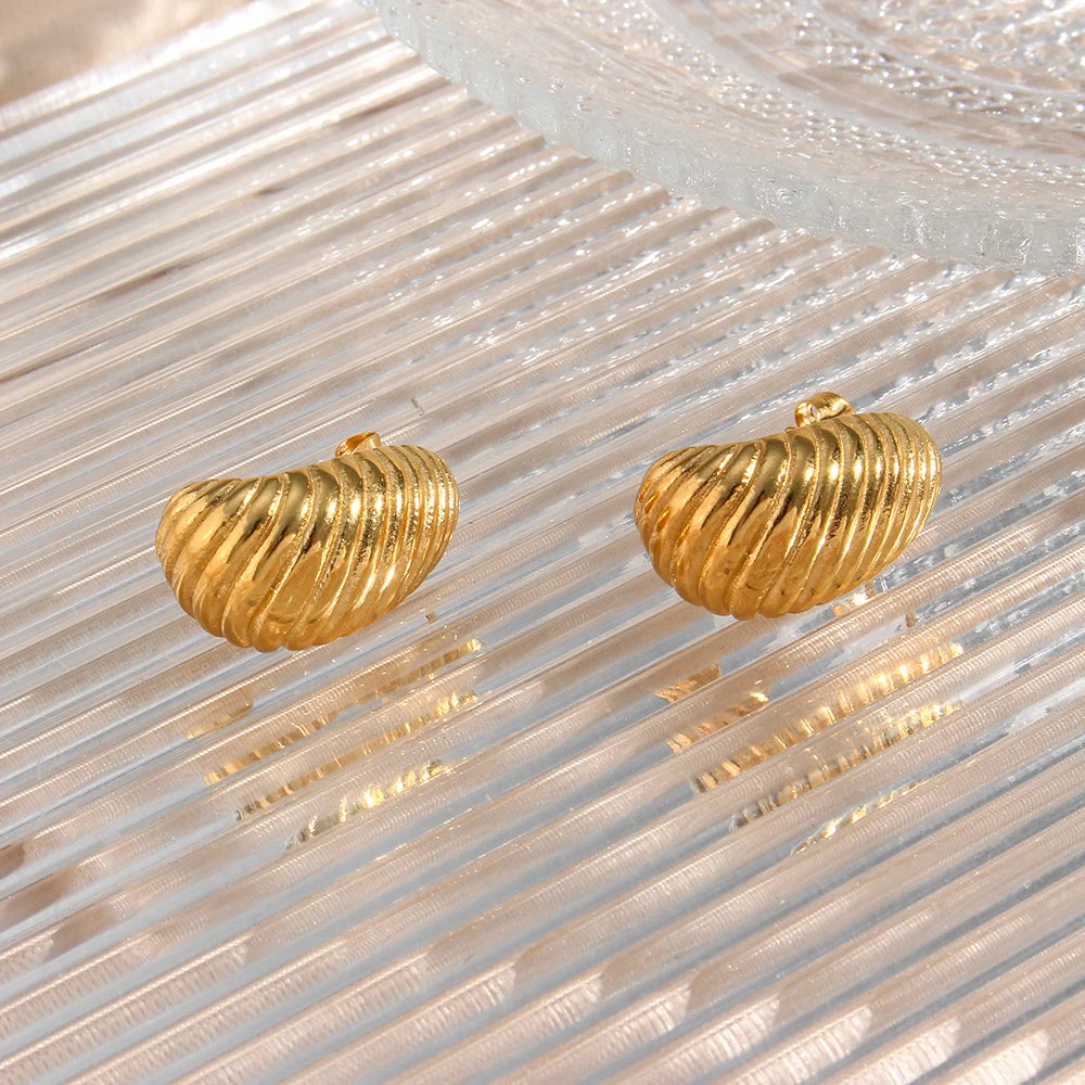 Brinco Croissant Banhado a Ouro 18k