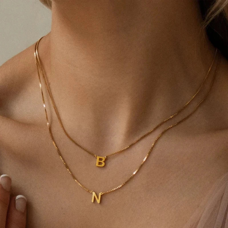 Colar de Letra Delicado Personalizado Banhado a Ouro 18K