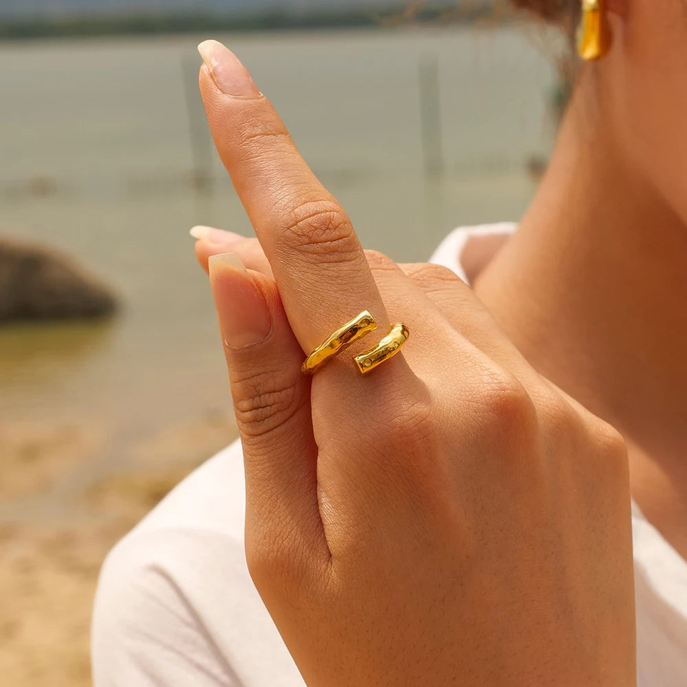 Anel Orgânico Alberta banhado a Ouro 18K