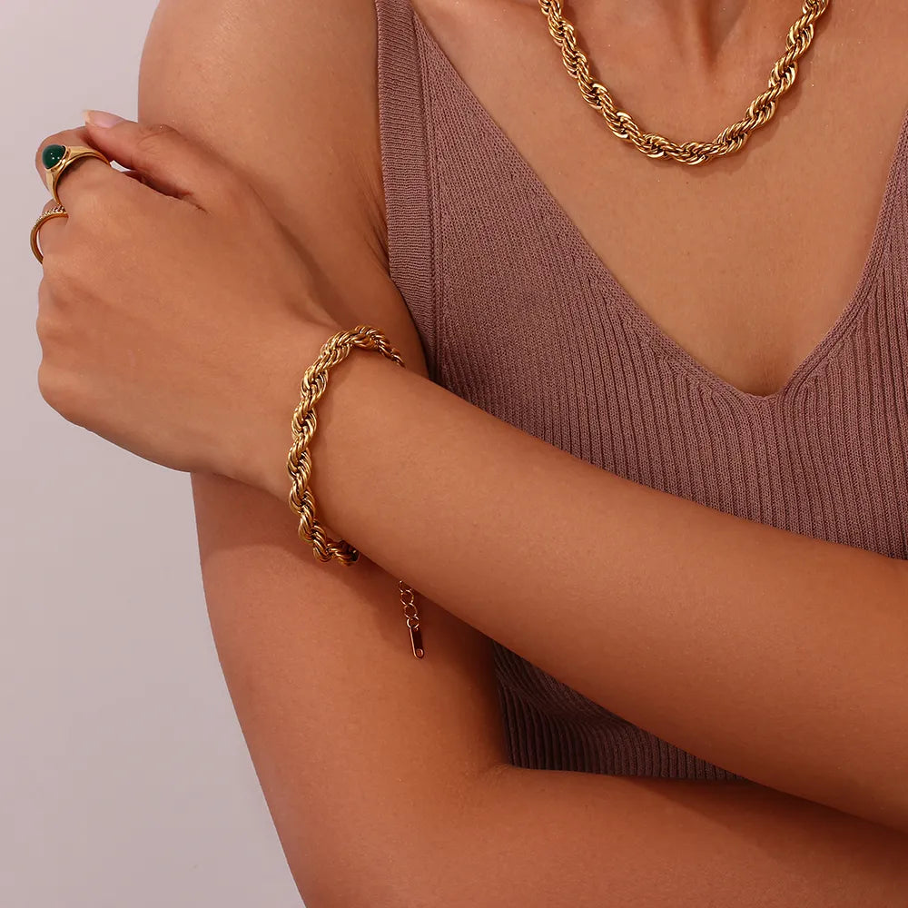 Pulseira Torcida Robusta Banhada a Ouro 18K