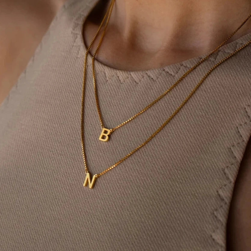 Colar de Letra Delicado Personalizado Banhado a Ouro 18K