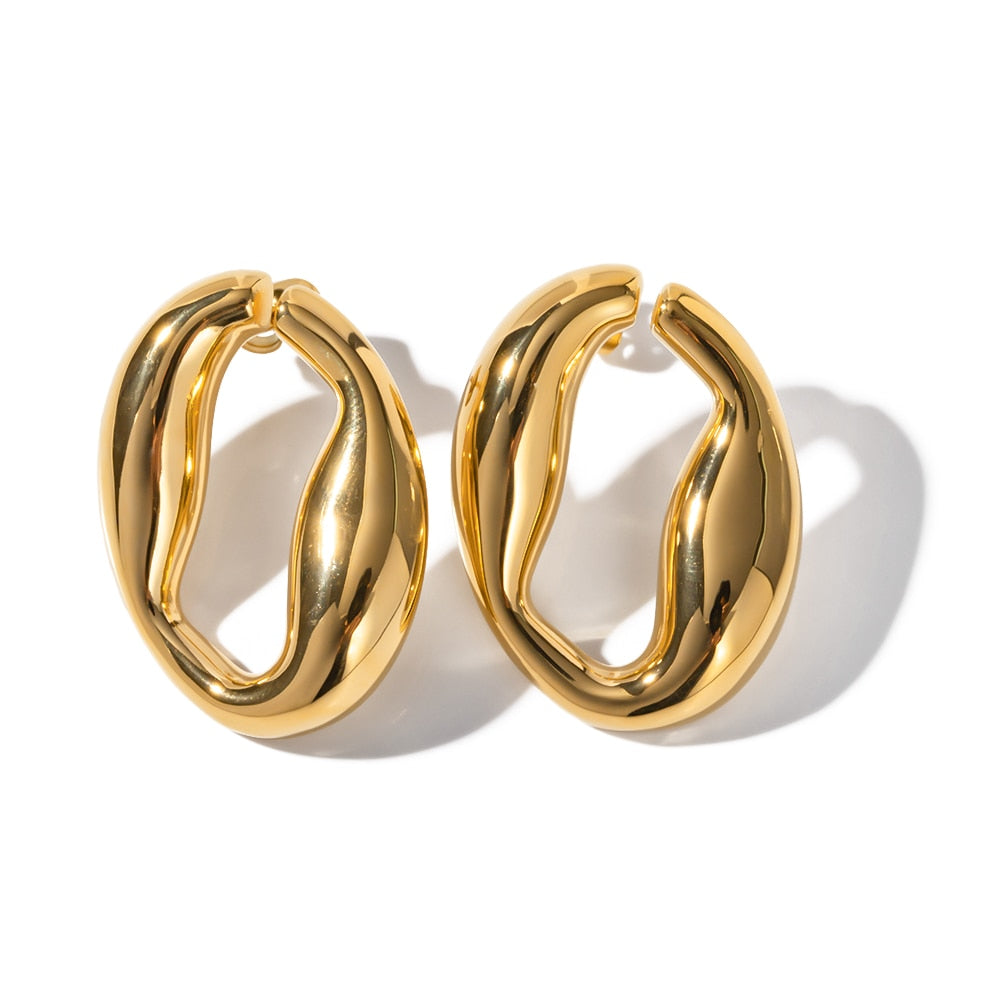 Brinco Orgânico Oval Banhado a Ouro 18K | Coleção Verona