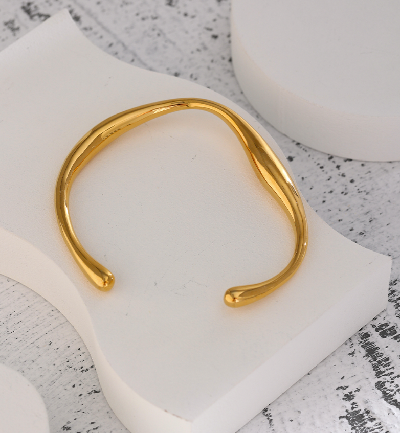 Pulseira Bracelete Minimalista Orgânico Banhado a Ouro 18K | Coleção Firenze