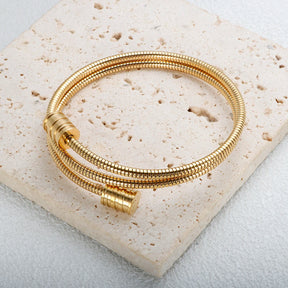 Pulseira Espiral Tríplice Banhada em Ouro 18K