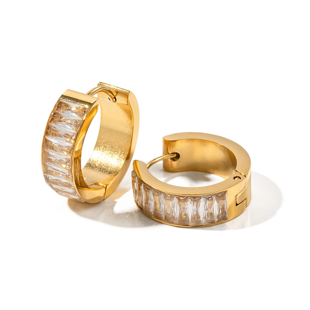 Brinco Argola P Zircônias Baguete Banhado a Ouro 18K | Coleção Verona