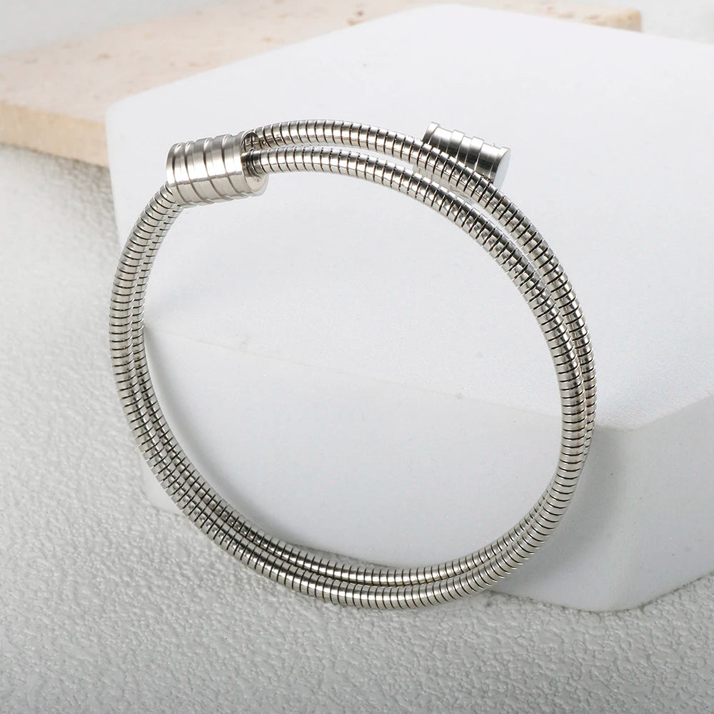 Pulseira Espiral Tríplice Banhada em Ouro 18K