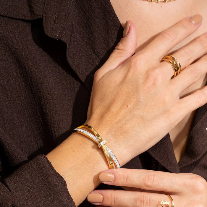 Pulseira Bracelete com Números Romano e Zircônia Banhado em Ouro 18K